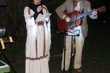 Zpívání vánočních koled v Kololeči