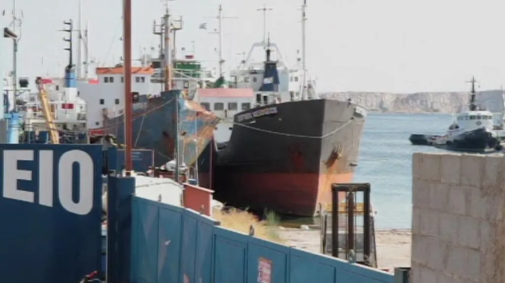 Lodě v přístavu Pireus