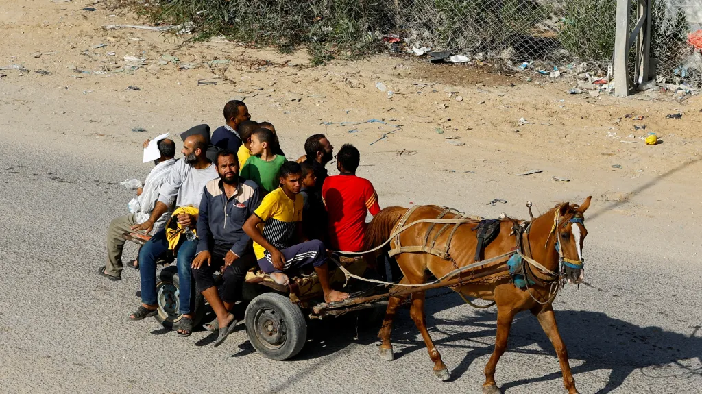 Palestinští pracovníci se vrací do Pásma Gazy