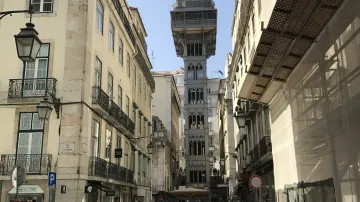 Čtvrť Baixa obnovená Pombalem po katastrofě z roku 1755