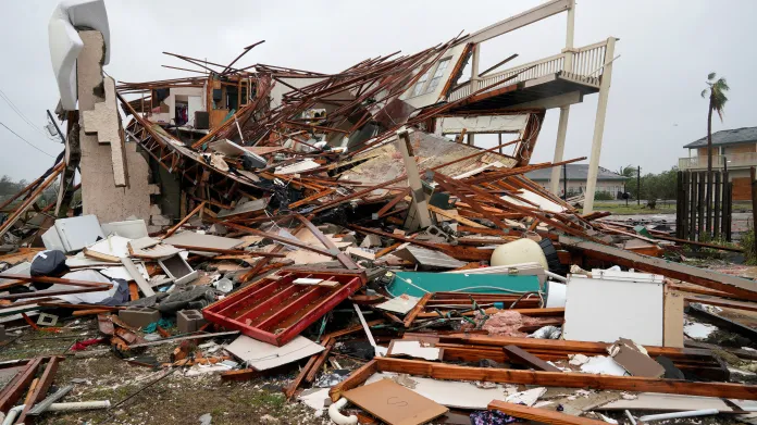 Zničené domy v Rockportu