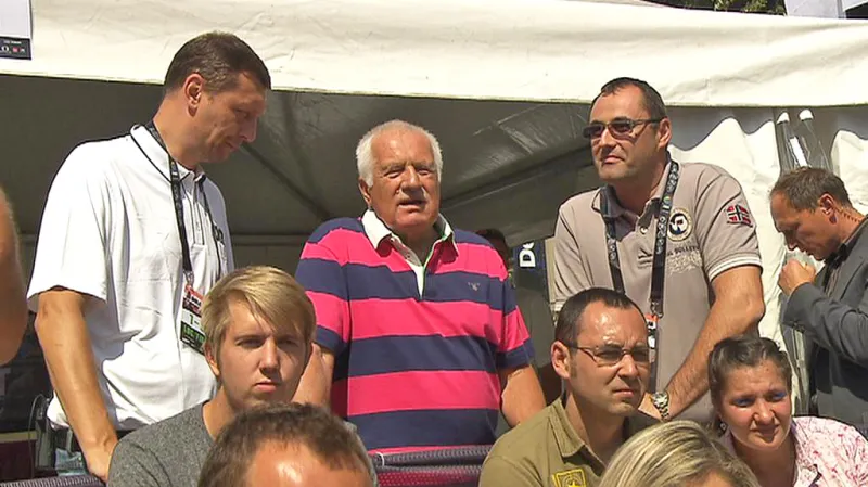 Václav Klaus a Boris Šťastný na basketbalovém turnaji 3x3