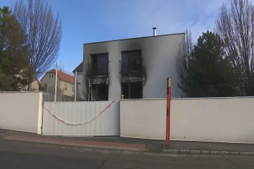 Rušná noc pražských hasičů. Zasahovat museli u několika velkých požárů