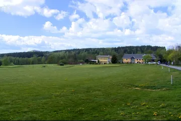 Soud neveřejně poslal firmu Golf Ještěd do konkurzu