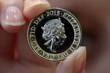 „God Save the King“ a další inovace. Co smrt panovnice změní v britské každodennosti?