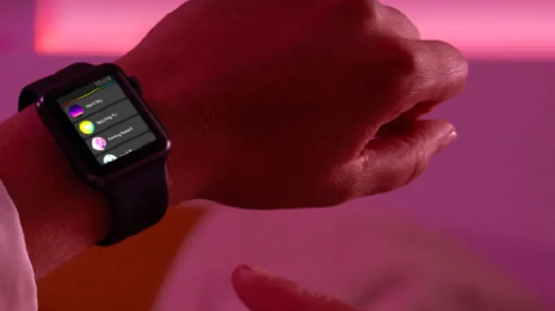 I přes chytré náramkové hodinky lze dnes ovládat celou domácnost, a to včetně světel.