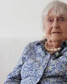 Oholili mi hlavu, ale integritu mi vzít nemohli, říká přeživší holocaustu