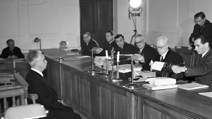 Jiří Stříbrný před soudem v roce 1947