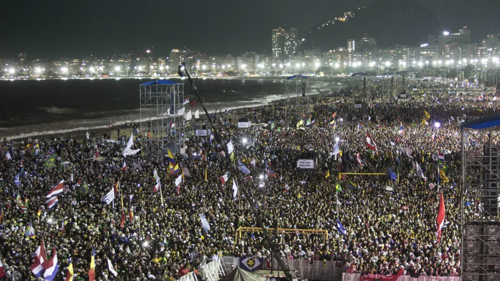 Za Františkem přišlo na Copacabanu milion lidí