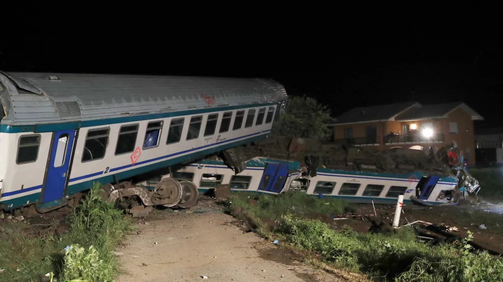 Na severu itálie vykolejil vlak