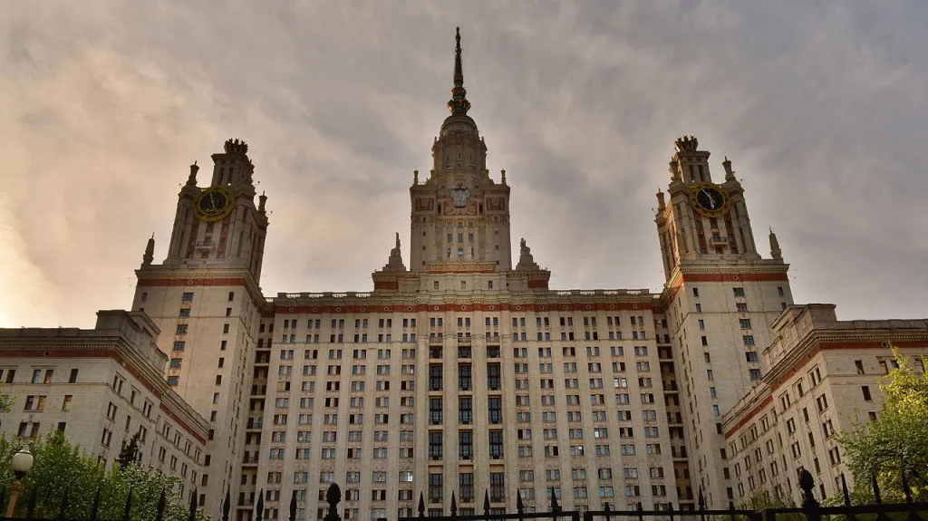 Lomonosova univerzita