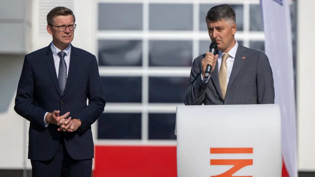 Ministr dopravy v demisi Martin Kupka (ODS) – vlevo, generální ředitel Správy železnic Jiří Svoboda (vpravo)