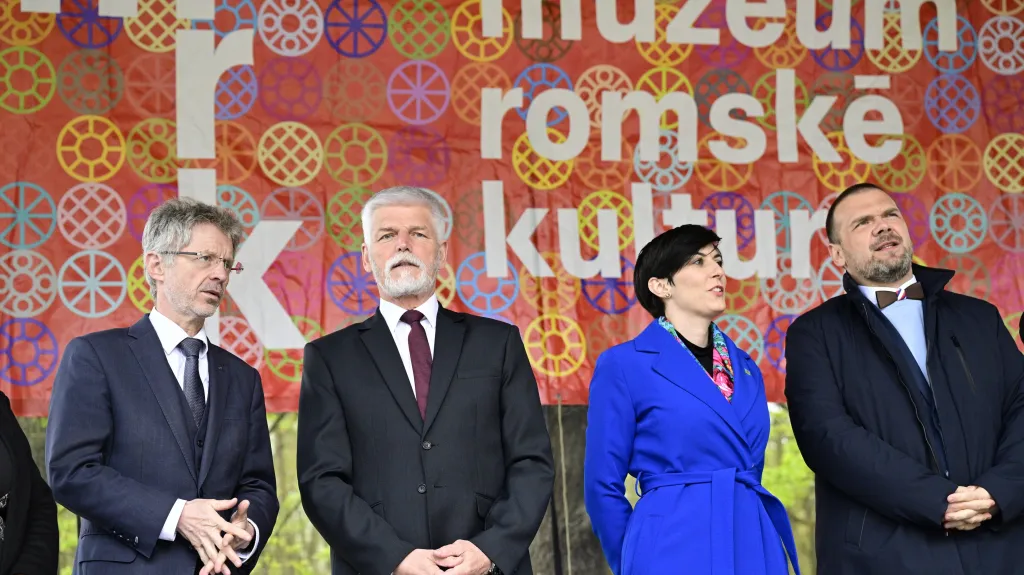 Vystrčil, Pavel, Pekarová Adamová, Baxa (zleva) v Letech u Písku