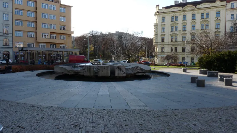 Fontána na náměstí Jiřího z Poděbrad