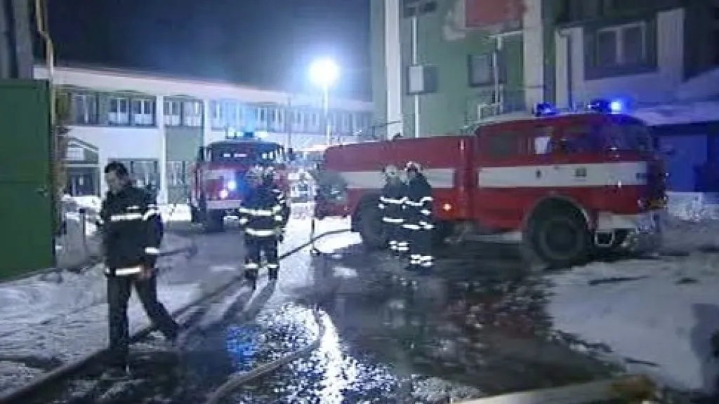 Hasiči zasahují při požáru