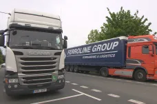 Dopravu v Česku komplikují kamiony. Nemají kde stát, je jich čím dál víc a způsobují nehody