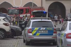 Muž, který v Budějovicích držel ženu jako rukojmí, je recidivista, uvedla policie. Chystá jeho obvinění