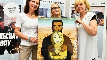 (Zleva) režisérka Michaela Pavlátová, producentka Kateřina Černá a autorka knižní předlohy Petra Procházková