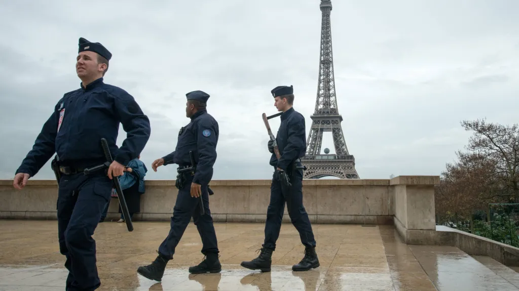 Bezpečnostní opatření v Paříži
