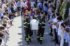 Jsme zdrceni. Italové pohřbili desítky obětí zemětřesení, otřesy pokračují