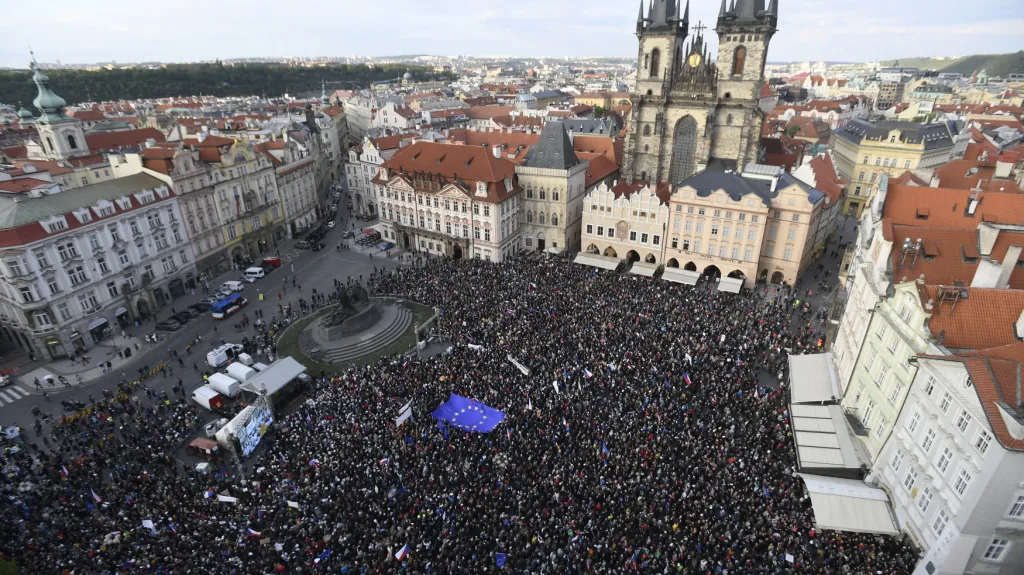 Protest na Staroměstském náměstí v Praze