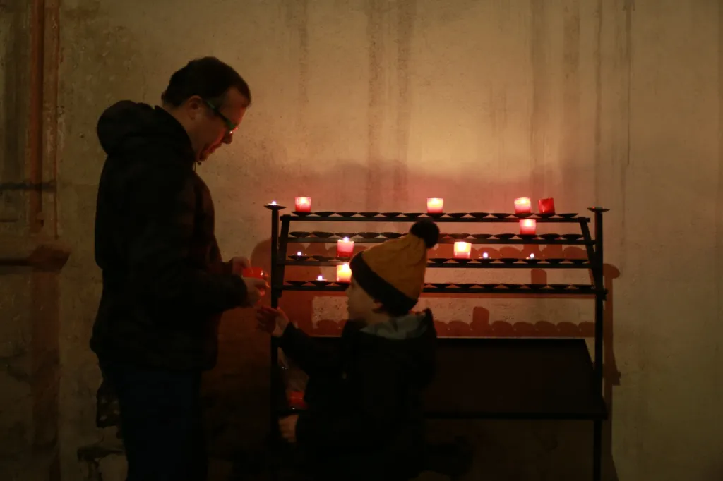 Chrám sv. Barbory - slovo arciděkana Jana Uhlíře, studentský pěvecký sbor Gaudeamus zazpíval Modlitbu pro Martu, svatováclavský chorál a českou státní hymnu