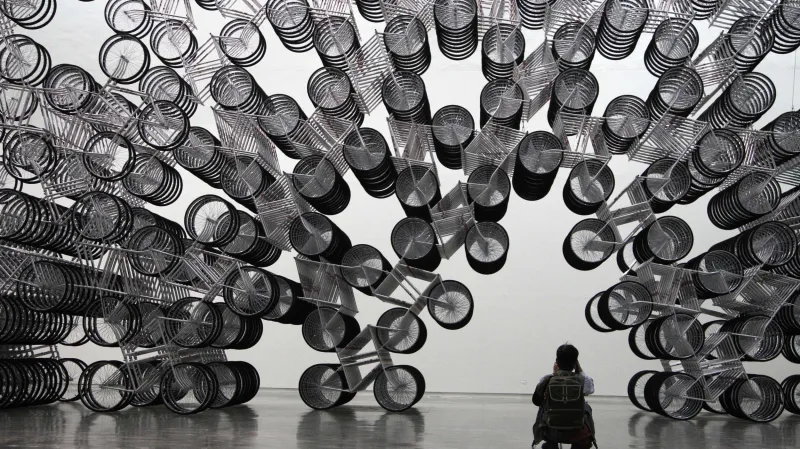 Aj Wej-Wej: Forever Bicycles