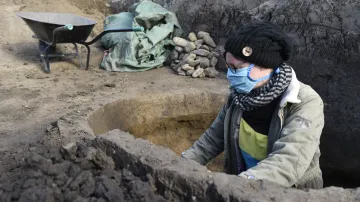 Archeologové pracují v Brně v Nových sadech