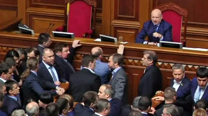 Hádka v ukrajinském parlamentu