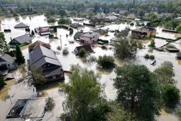 Půl roku od ničivých povodní je osud desítek domů nejistý