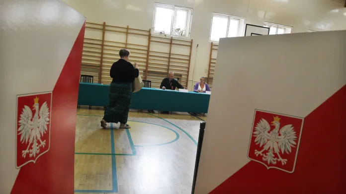 Polské referendum o změně volebního systému zaznamenalo nízkou volební účast