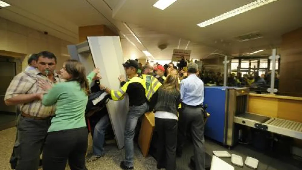 Demonstranti na ministerstvu vnitra
