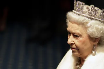 Elizabeth Regina. Život ve jménu služby lidu