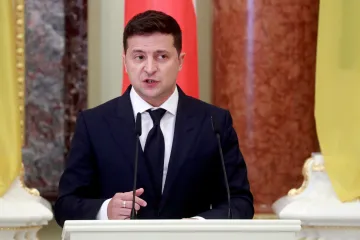 Ukrajina zavedla sankce proti desítkám Rusů. Američtí diplomaté žádají odjezd z Kyjeva
