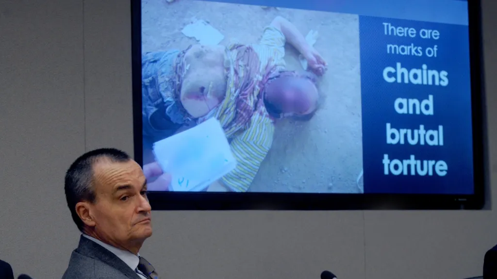 Radě bezpečnosti OSN byly prezentovány snímky údajného mučení v Sýrii