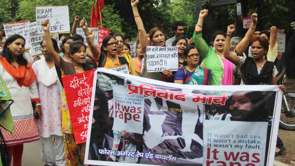 Indky demonstrují proti násilí na ženách