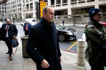 Gates z Trumpovy kampaně bude trávit víkendy ve vězení. Podváděl a lhal FBI