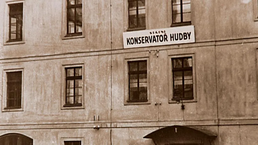 Pražská konzervatoř na archivním snímku