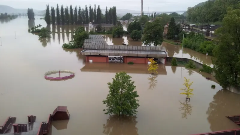 Zatopené závodiště ve Velké Chuchli