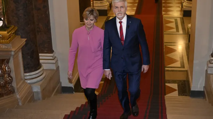 Prezidentský kandidát Petr Pavel s manželkou Evou