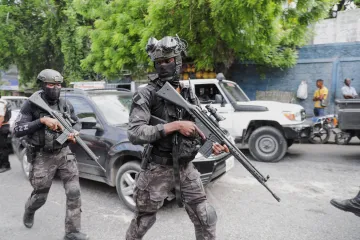 Šéf gangu na Haiti viní politiky, štábu CNN ukázal sílu