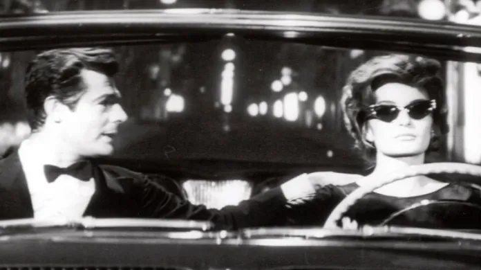 Marcello Mastroianni a Anouk Aiméeová ve filmu Federika Felliniho La Dolce Vita - Sladký život