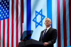 „Žádný izraelský lídr není král,“ vzkazuje Netanjahuovi generál Gantz. Sám si buduje image holubice i jestřába