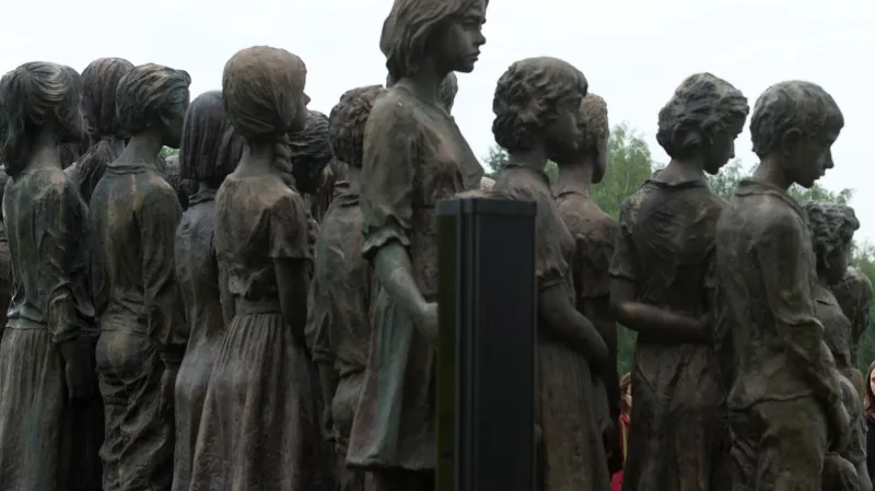 Sousoší lidických dětí