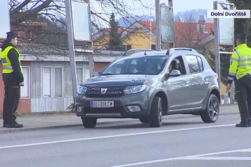 Kontroly na hranicích začínají v pondělí ráno. Policisté budou měřit teplotu