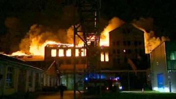 Požár továrny v Chropyni