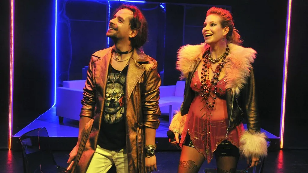 Plešatá zpěvačka