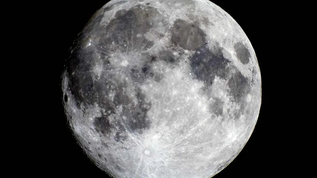 Měsíc