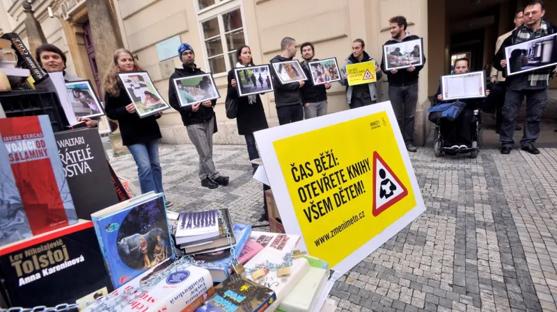 Happening před ministerstvem školství