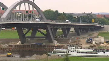 Kontroverzní most v saských Drážďanech